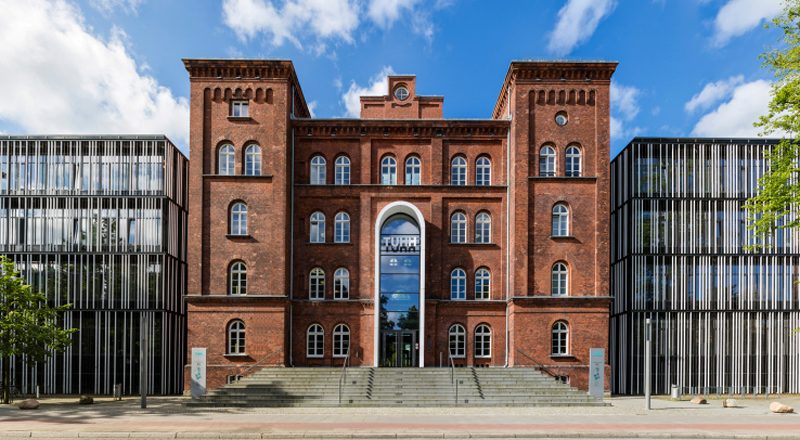 Schultze Anlagentechnik GmbH TUHH Hamburg Hauptgebaeude (c) Lina P. A. Nguyen